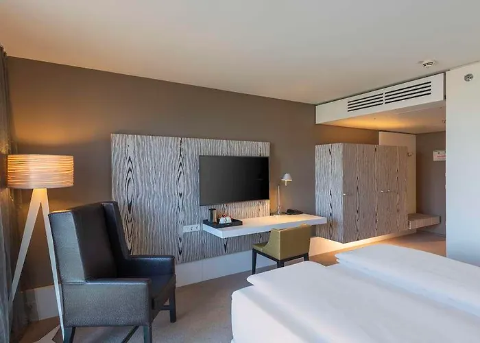 Doubletree By Hilton Schonbrunn Hotel *