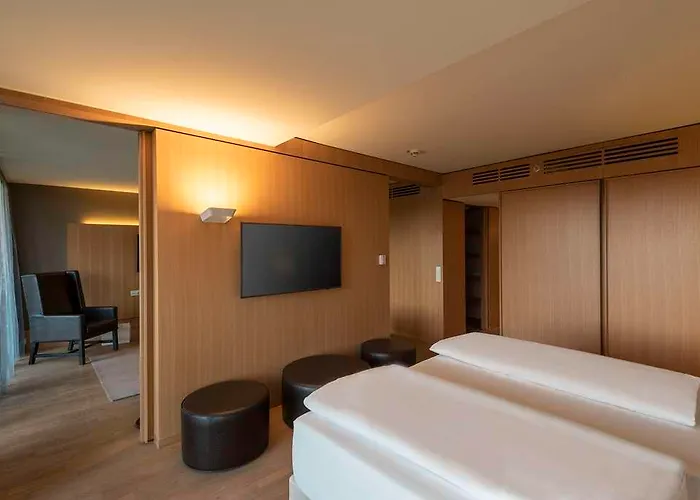 Doubletree By Hilton Schonbrunn Hotel *